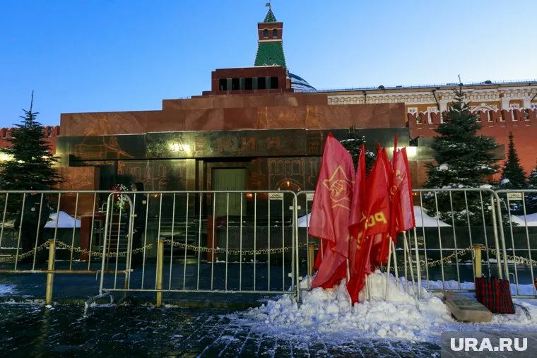 Бальзамирование позволяет не закрывать Мавзолей от туристов