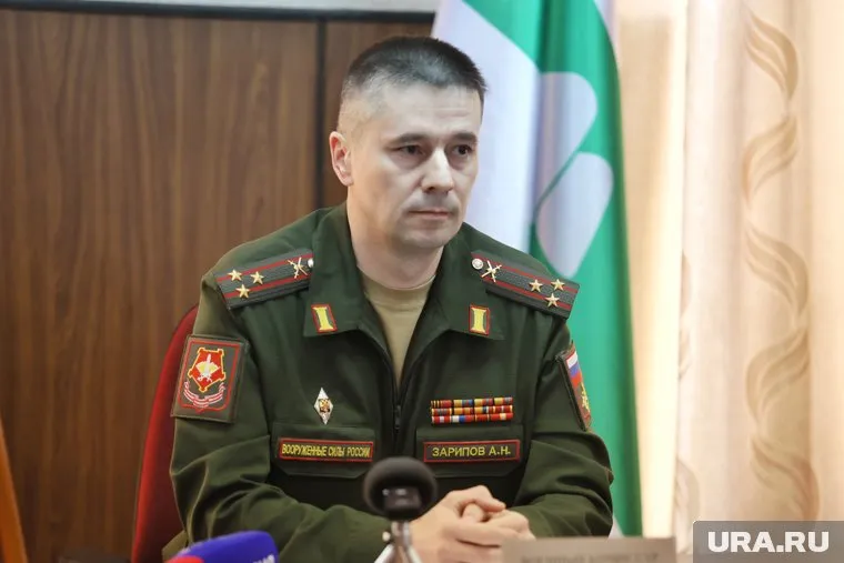 Курганский военком проводил первых призывников на службу