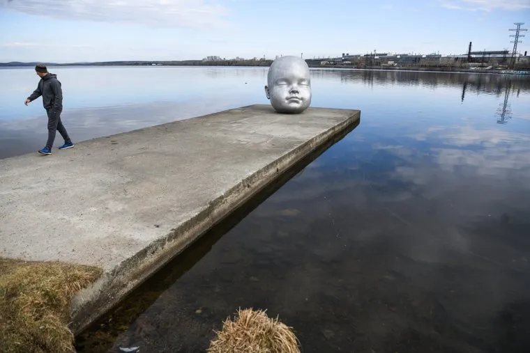 Индустриальный младенец на пляже ВИЗа. Екатеринбург 