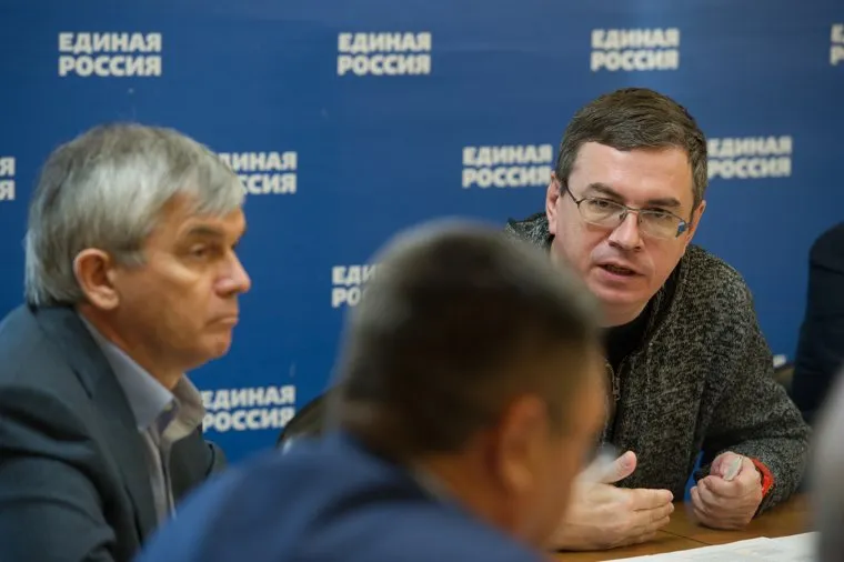 Круглый стол по беби-боксам в свердловском исполкоме ЕР. Екатеринбург