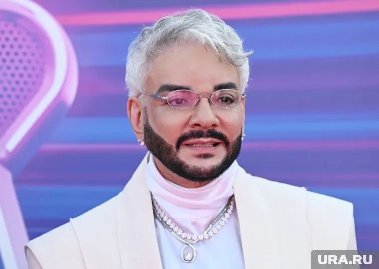 Филипп Киркоров устроил жаркие танцы в пустыне