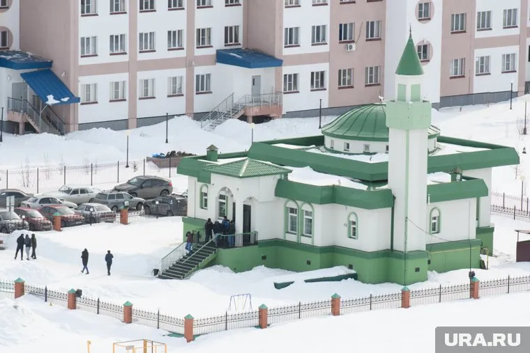 Верующие предложили добавить балкон, чтобы всем хватало места во время молитвы