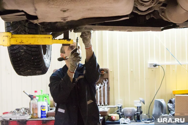 При замене масла мастера сталкиваются с подделками