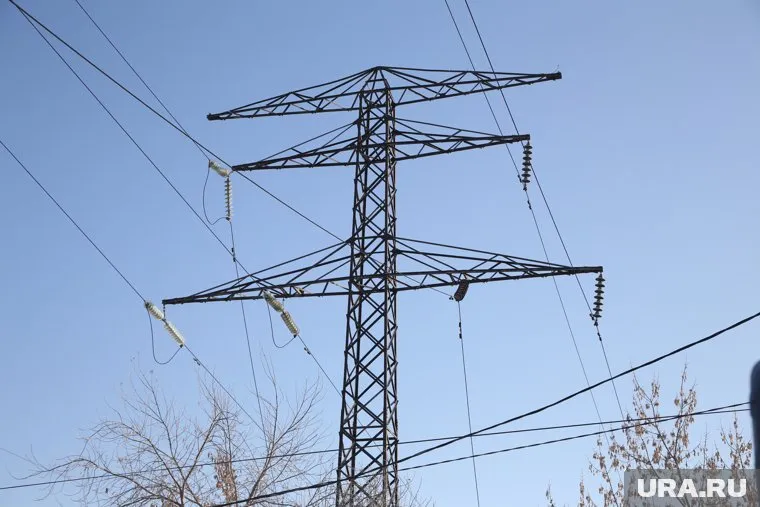 Специалисты работают над устранением последствий аварии