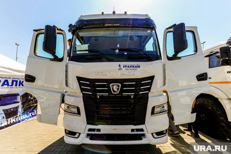 Беспилотные «КамАЗы» повезут грузы 14 июня