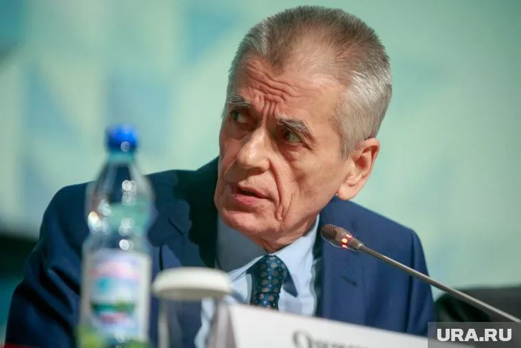 Сильнее всего от жары пострадают российские пенсионеры, полагает Геннадий Онищенко