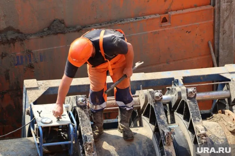 От специалистов зависело, как быстро в дома курганцев вернется вода