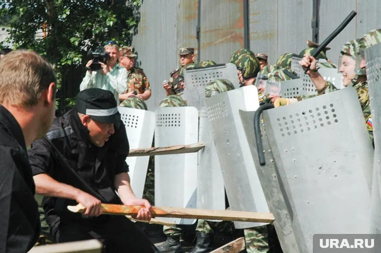 Спокойствие и политическая консолидация 2016 года оказались лишь видимостью