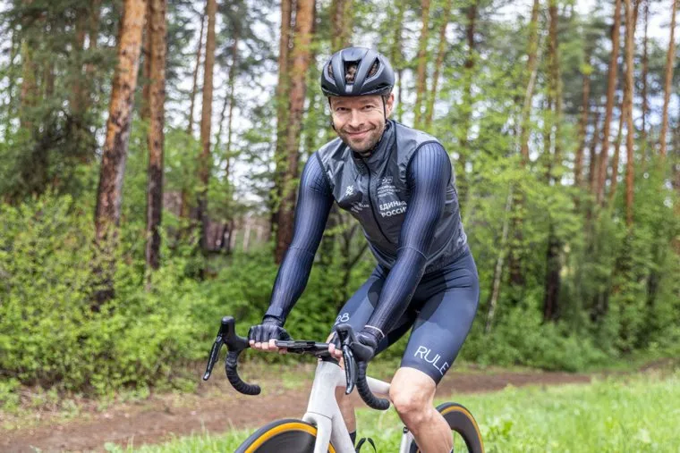 Алексей Вихарев посоревновался в индивидуальных гонках