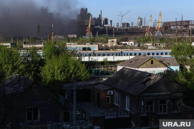 В ходе спецоперации украинские националисты оказались заблокированы на заводе
