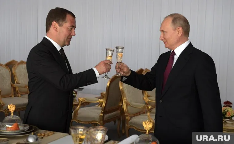 По словам Дмитрия Пескова, после рабочего дня Путин отметит свой день рождения с родными и близкими