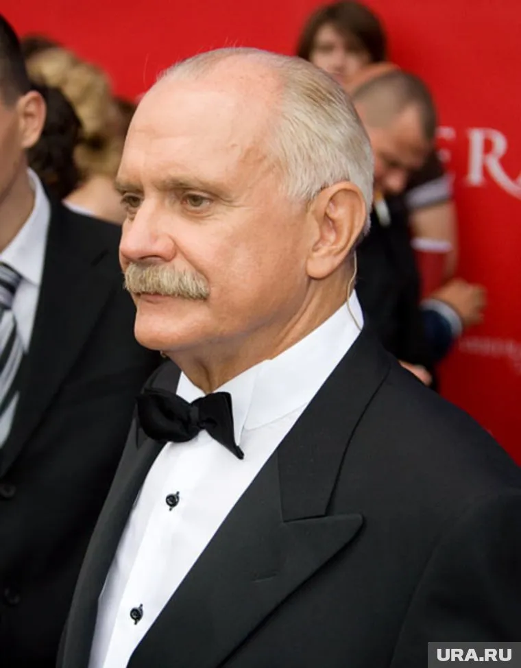 Никита Михалков призывает показать в Ельцин Центре темные стороны российской истории