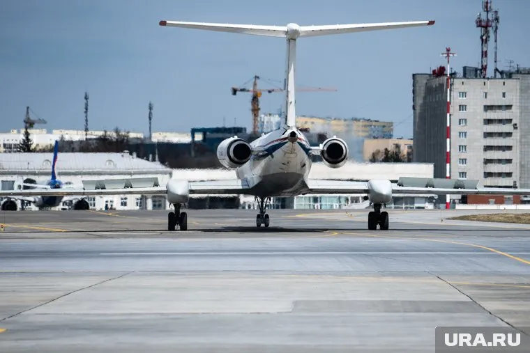 ТУ-134 задел фонари на посадочной полосе