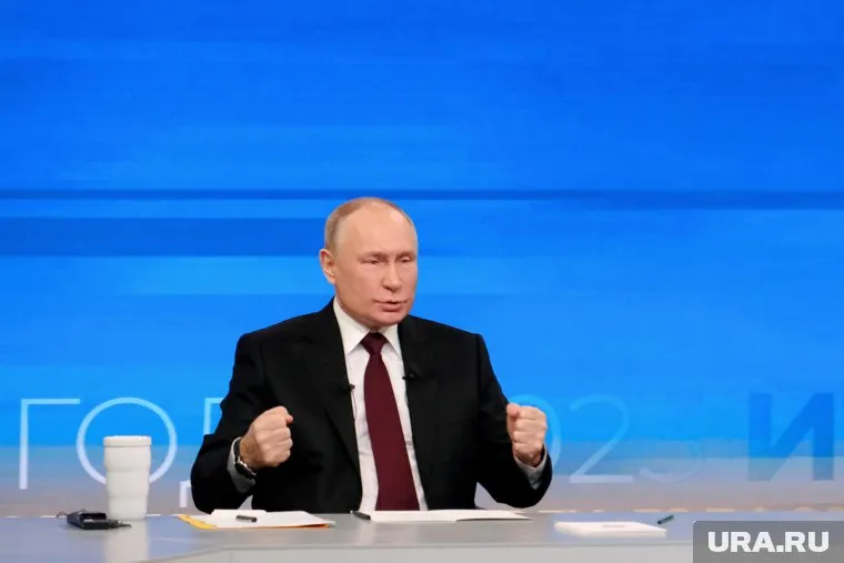 Путин назвал украинские власти несамостоятельными