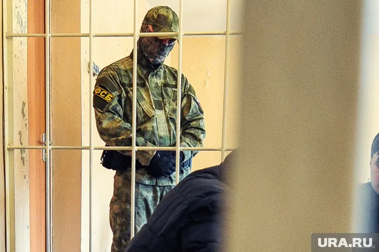 В криминальных схемах участвовала целая группировка сотрудников налоговой службы