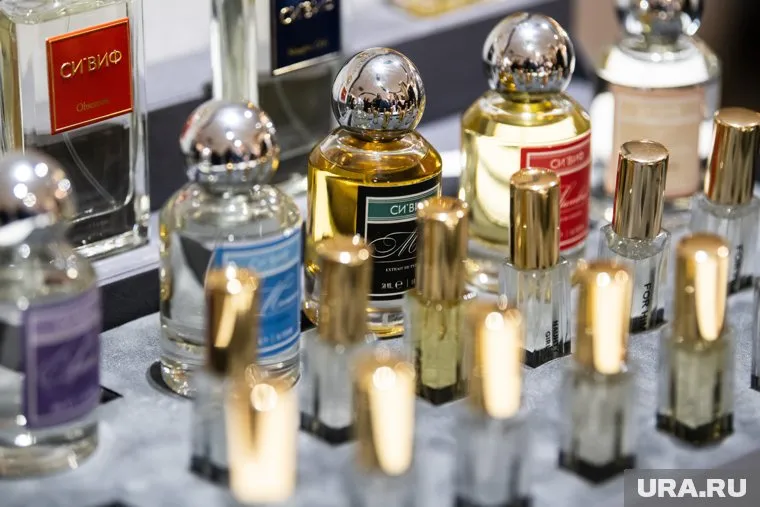 Многие духи мировых брендов содержат эфиры, которые вызывают проблемы со здоровьем