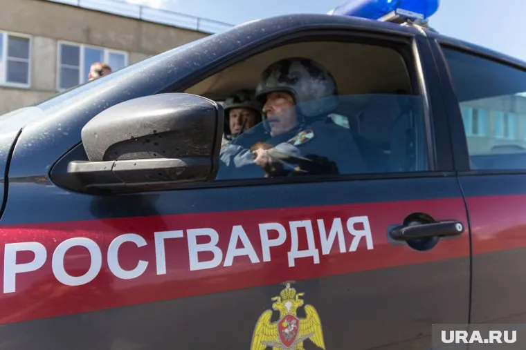 Росгвардеец из ХМАО вызвал подозрение у сотрудников ГИБДД Курганской области