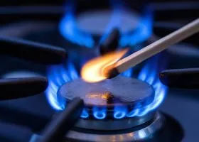 Запах, свист и желтое пламя: как распознать утечку газа и не допустить катастрофы