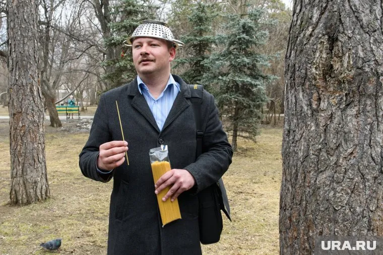 Ярослав Ширшиков помимо прочего называет себя почитателем «Летающего Макаронного Монстра»