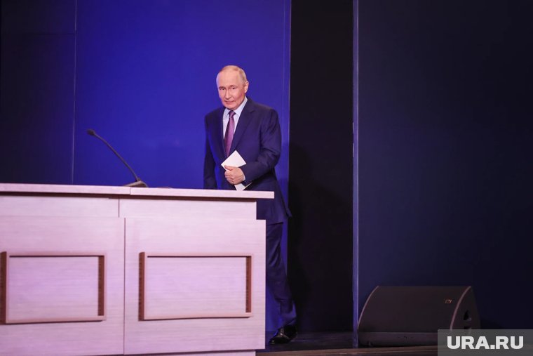 Робот станцевал для Путина. Видео