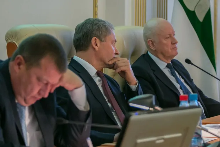 Совещание у губернатора. Курган, кокорин алексей, сухнев виктор, пугин сергей, члены правительства курганской области