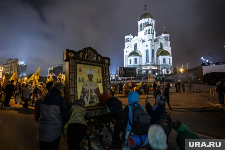 Крестный ход — кульминация празднования Царских дней