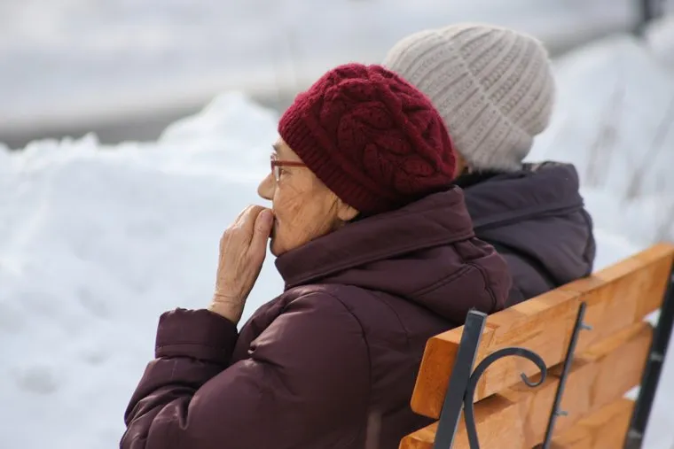 Цветы. Дети. Пенсионеры. Курган