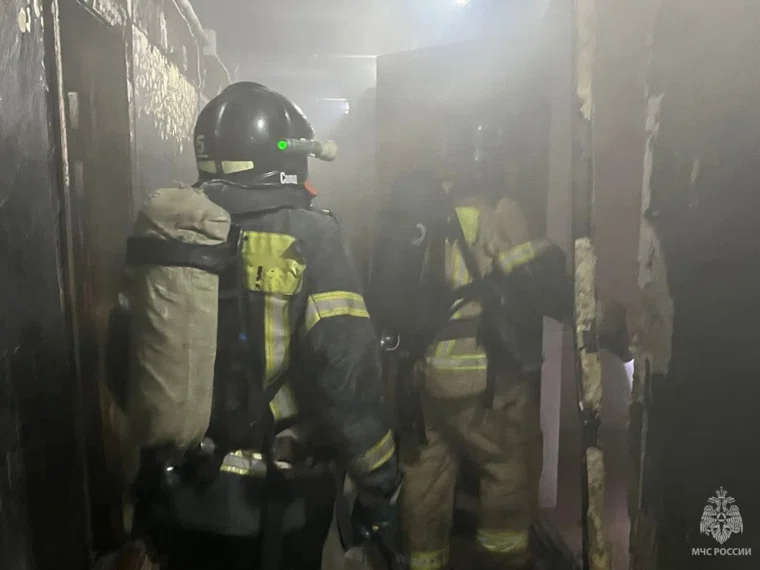 Пожарные оперативно прибыли на место пожара в Челябинске