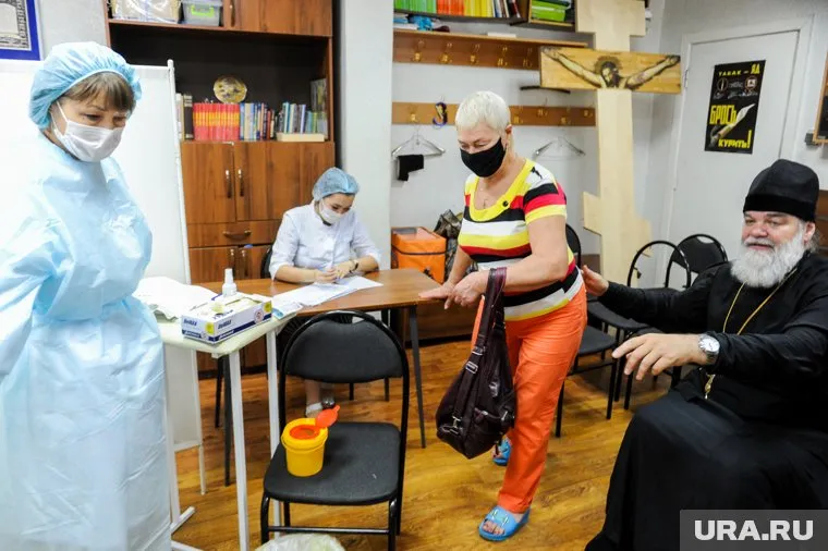 Прихожан пригласили прямо в храм