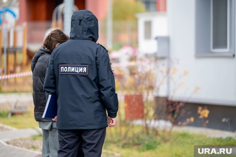 Полиция нагрянула в свердловский филиал скандального центра Хоботовой