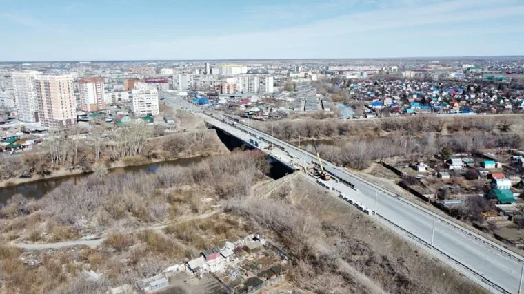 Строительство дороги по улице Бурова-Петрова в Кургане: фото