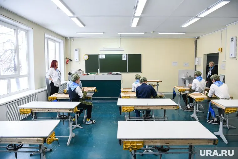 Критика учебника Владимира Мединского несостоятельна, заявила Шарова