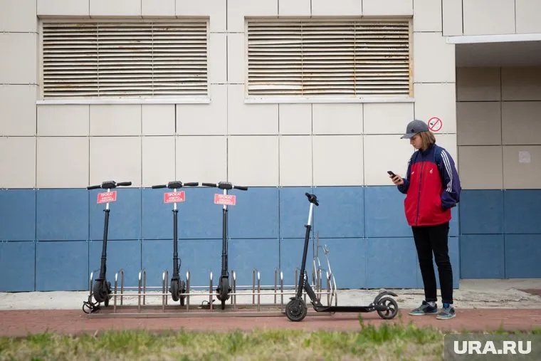 Екатеринбуржец проехал полмира на самокате