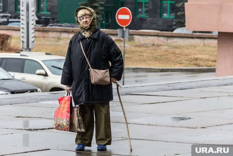 В ведомстве отметили, что работа над вариантами изменения пенсионной системы еще ведется