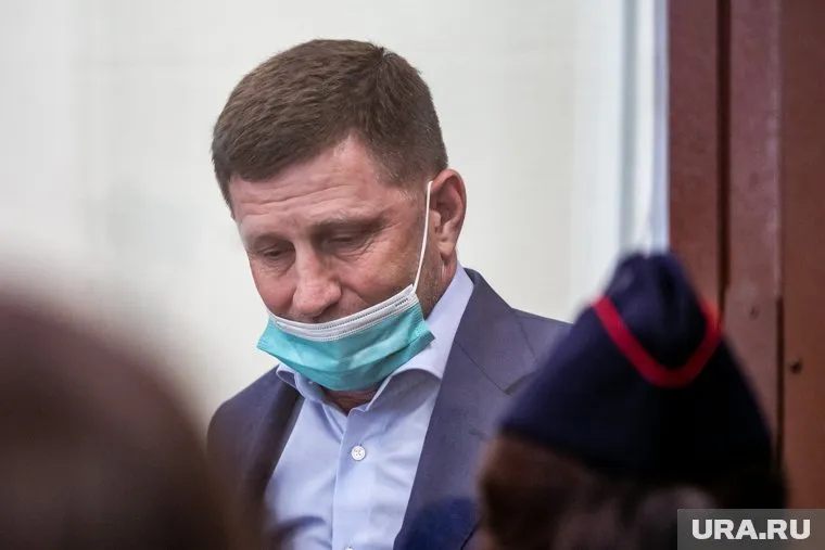 Экс-губернатор Хабаровского края останется под стражей до октября