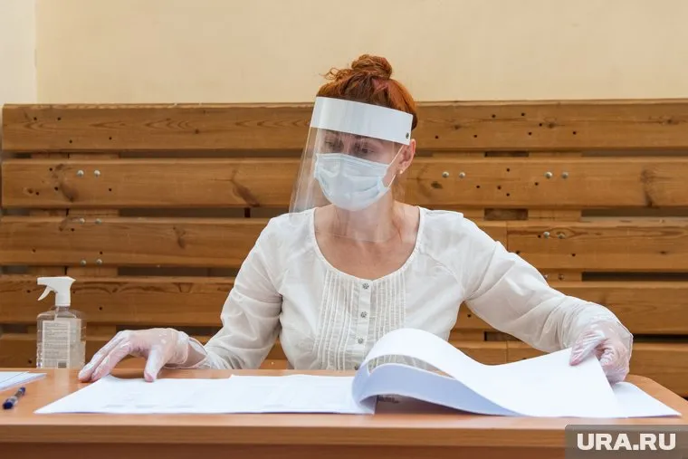 Заболевшим сотрудникам банка угрожают депримированием за невыполнение плана