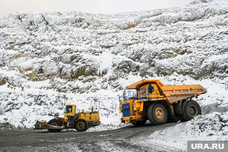 Курганцев приглашают работать водителями самосвалов и тягачей в Якутии (архивное фото)