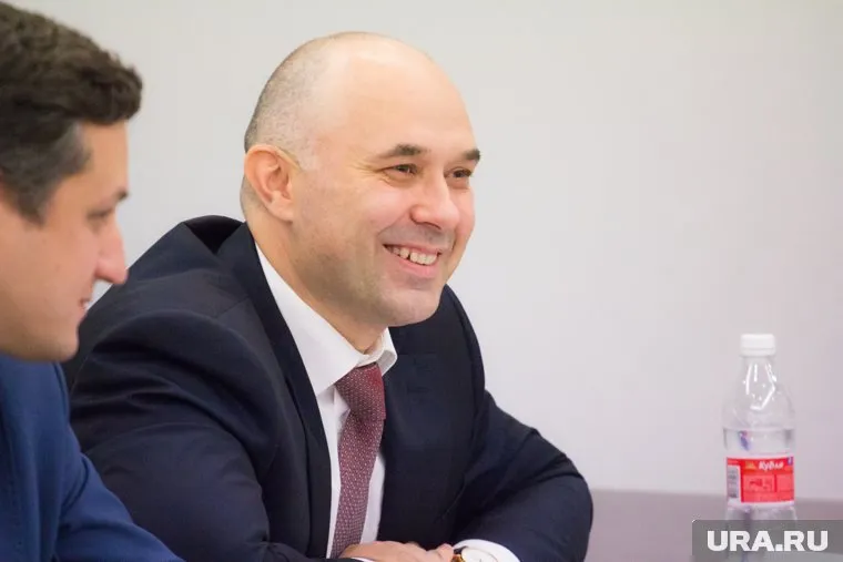 Мэр Сургута Андрей Филатов поздравил финалистку шоу «Голос»