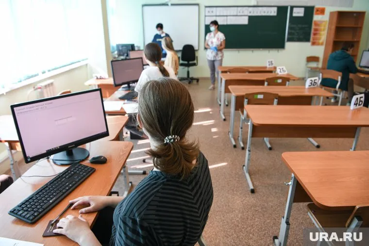 ЕГЭ дает россиянам возможности для социального лифта, подчеркнул Михаил Мишустин