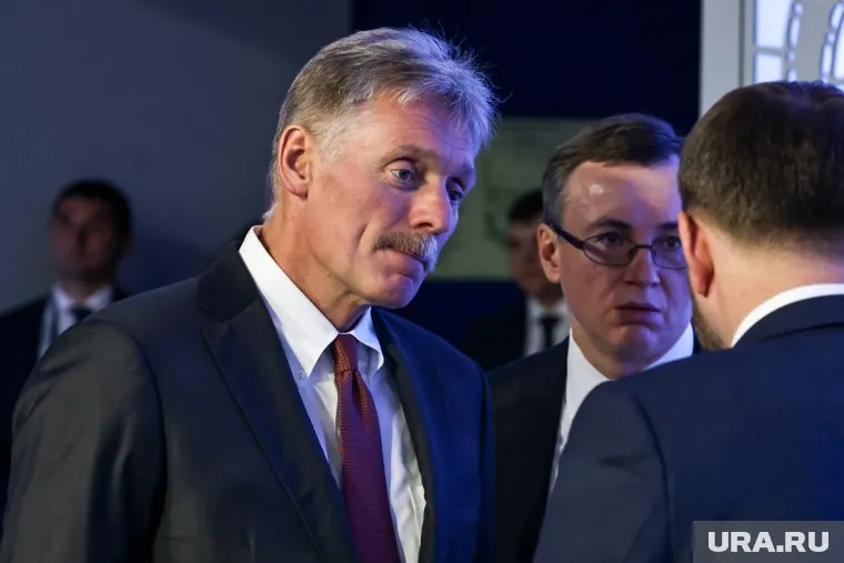 Дмитрий Песков отметил. что в Конституции РФ четко прописано, кто может стать президентом России