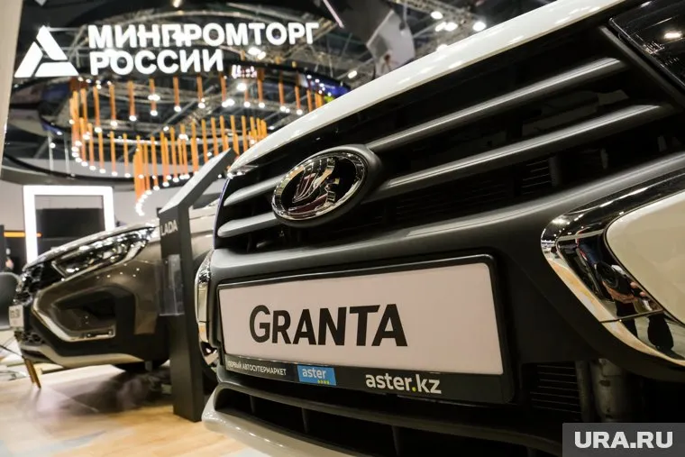 В настоящий момент Lada Granta доступна только с механической коробкой передач, сообщают СМИ