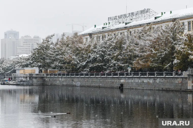 В Екатеринбурге снег будет таять из-за оттепели 