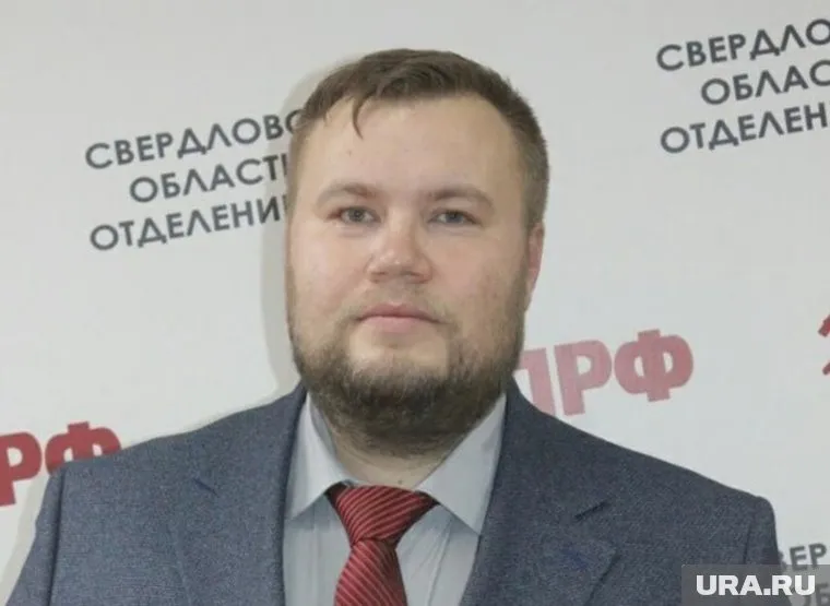 Дмитрия Карпова обвиняют в агитации учеников. Он же уверен, что налицо политическая расправа