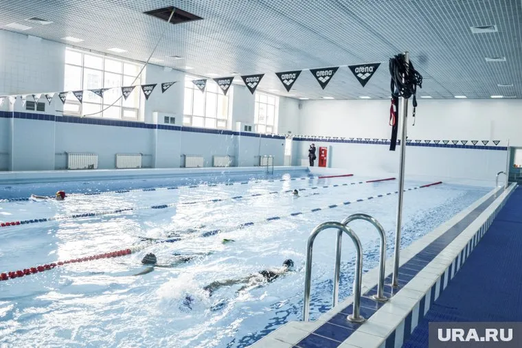 Для посещения бассейна нужна справка