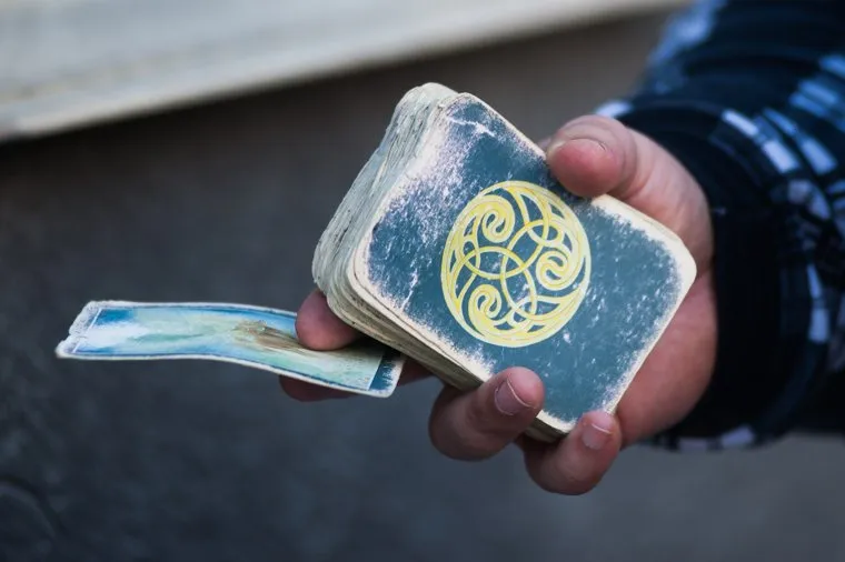 Прогулка по проклятым местам Екатеринбурга с экстрасенсом Данисом Глинштейном