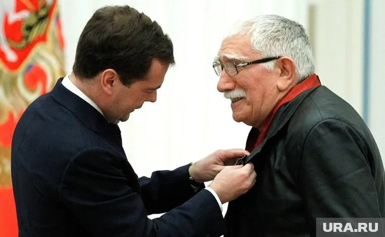 Армен Джигарханян находится под наблюдением врачей