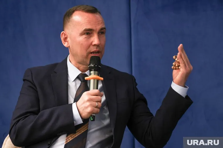 Шумков раскритиковал чиновников, которые затягивают стройки