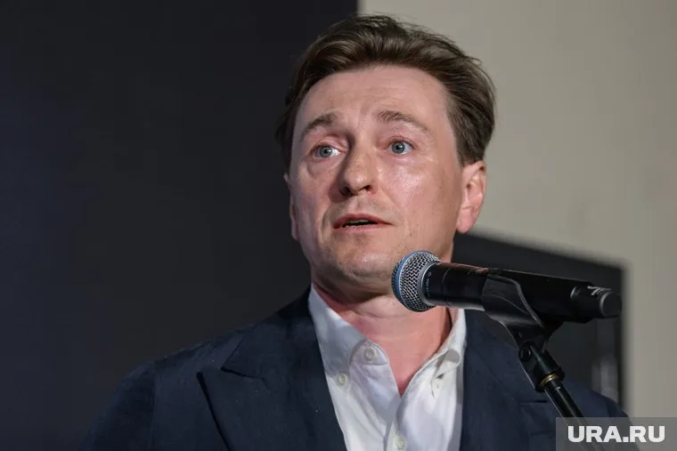 Сергей Безруков улетел в Минск