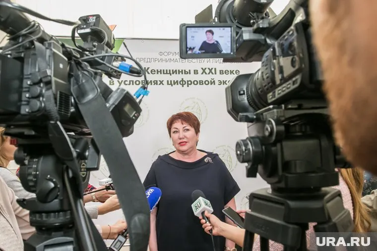 Елена Перминова много внимания уделяет развитию деловой активности зауральских женщин