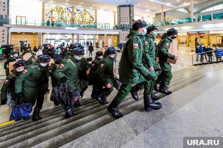 Призывники будут изолированы от гражданских на жд вокзалах и в аэропортах
